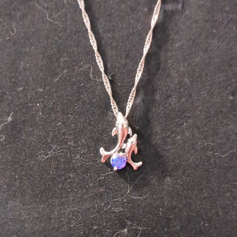 Elegant Silver Pendant Necklace with Purple Gemstone